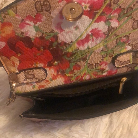 Purse (not gucci) - Picture 2 of 4